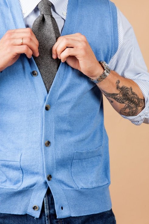 Cotton and cashmere light blue sleeveless cardigan