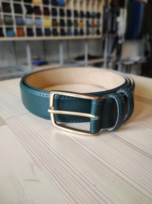 Green calf leather belt - gold line