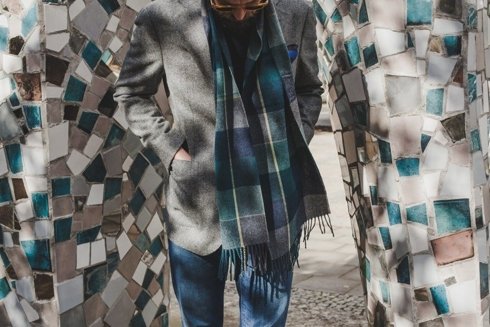 navy & turquoise checkered woolen scarf
