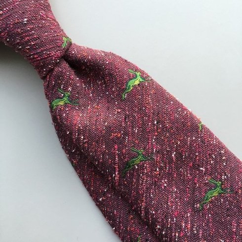 krawat w zające