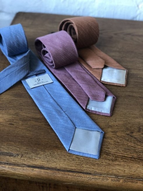 pastelowy błękit lniano- jedwabny krawat 